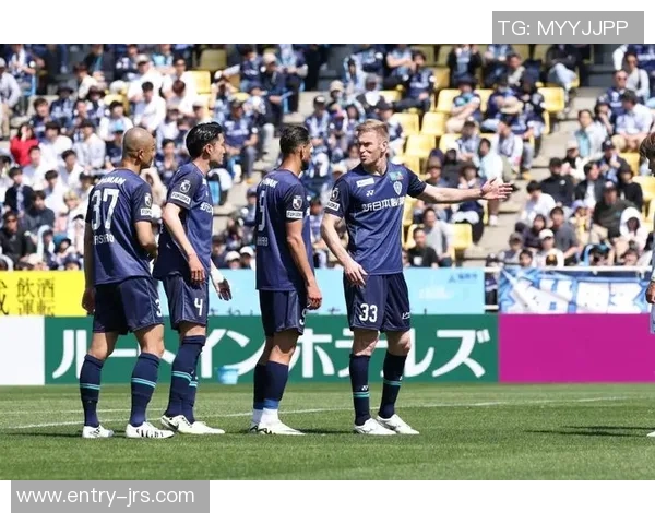 新泻天与福冈黄的激烈对决展现日本足球的魅力与竞争精神